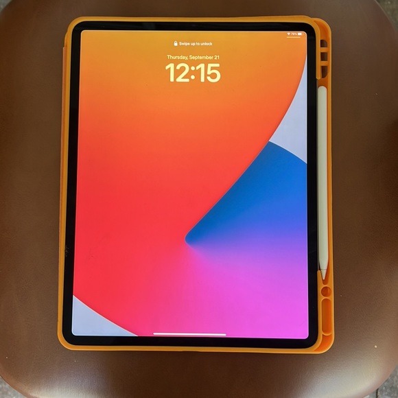 iPad Pro 5th Generation - 256GB📱 - Picture 3 of 4